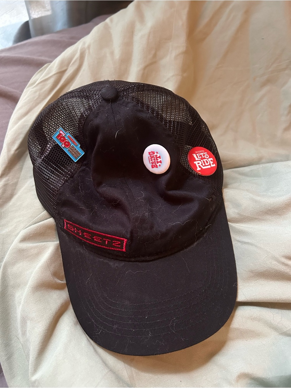 Black & red Sheetz hat with pins